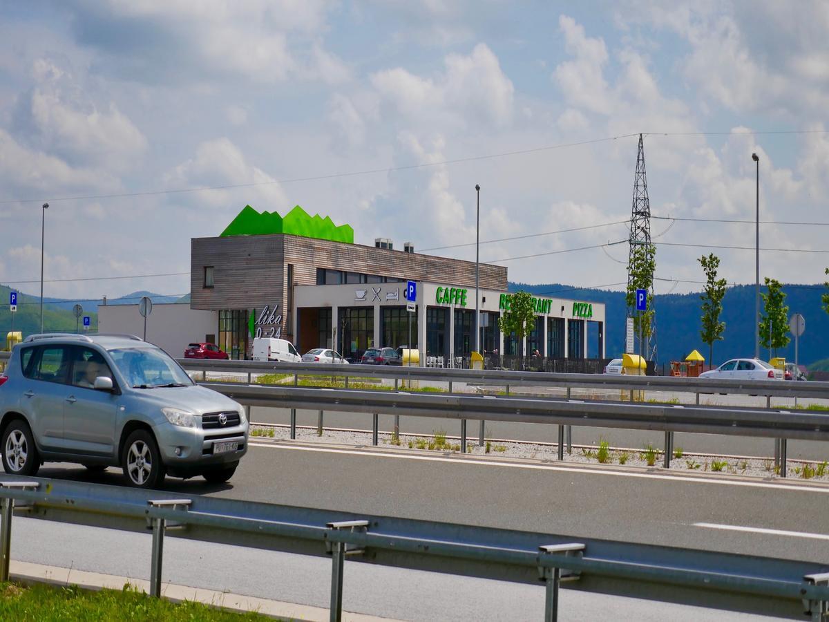 Hotel Lika Jug Brinje Exteriér fotografie