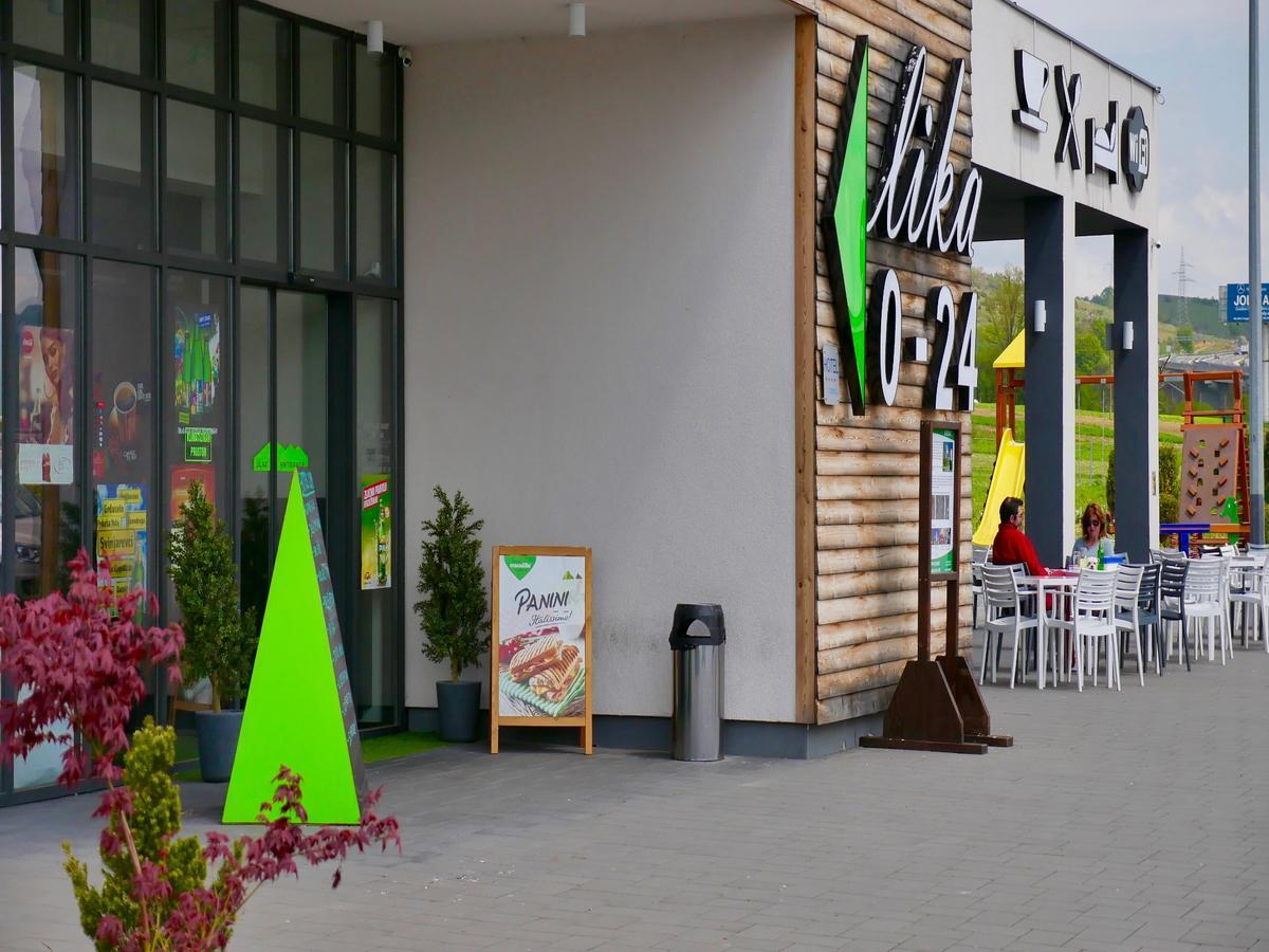 Hotel Lika Jug Brinje Exteriér fotografie